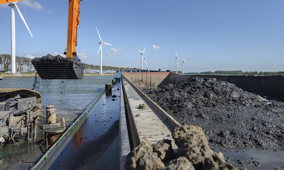 Baggerwerk vaargeul Hartelkanaal